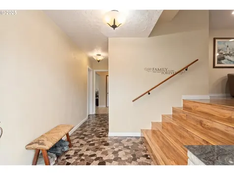 2746 Harlow Road Eugene OR 97401