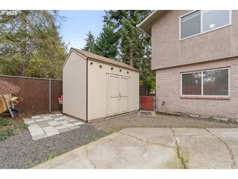2746 Harlow Road Eugene OR 97401