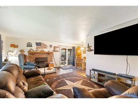 2025 NW Delridge Avenue Roseburg OR 97471