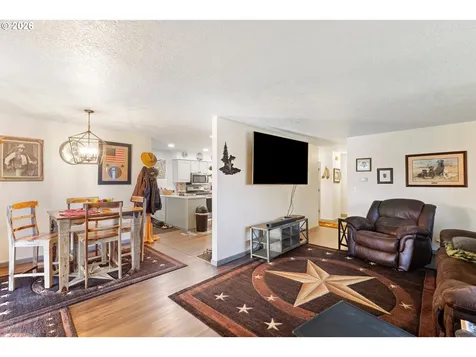 2025 NW Delridge Avenue Roseburg OR 97471