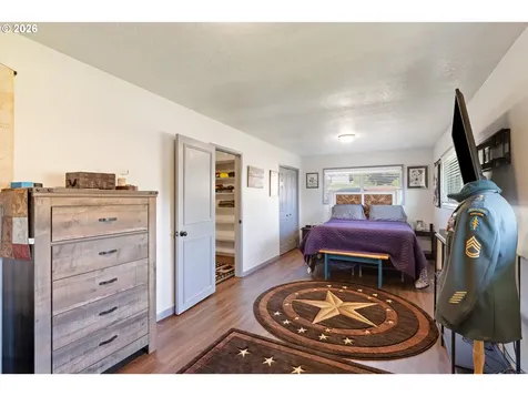 2025 NW Delridge Avenue Roseburg OR 97471