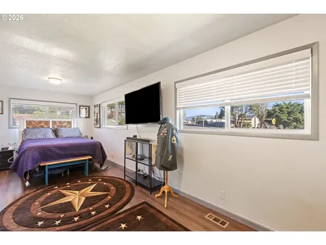 2025 NW Delridge Avenue Roseburg OR 97471