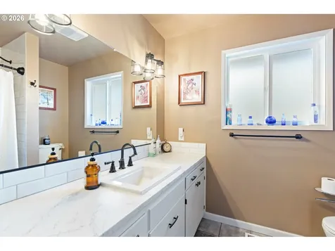 2025 NW Delridge Avenue Roseburg OR 97471