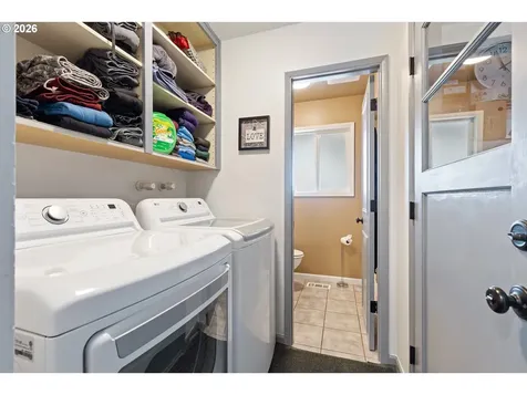 2025 NW Delridge Avenue Roseburg OR 97471