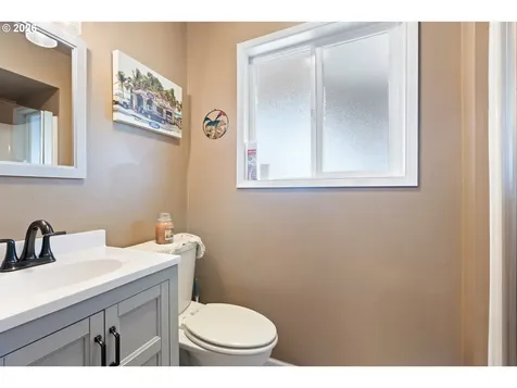 2025 NW Delridge Avenue Roseburg OR 97471