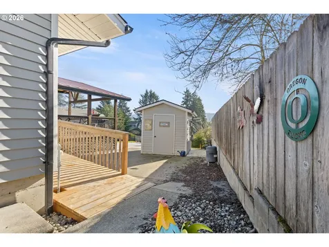 2025 NW Delridge Avenue Roseburg OR 97471