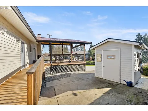 2025 NW Delridge Avenue Roseburg OR 97471