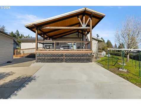 2025 NW Delridge Avenue Roseburg OR 97471