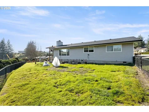 2025 NW Delridge Avenue Roseburg OR 97471