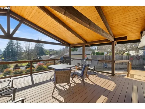 2025 NW Delridge Avenue Roseburg OR 97471