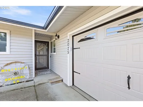 2025 NW Delridge Avenue Roseburg OR 97471