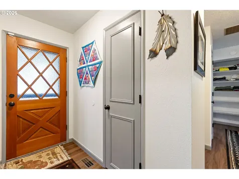 2025 NW Delridge Avenue Roseburg OR 97471