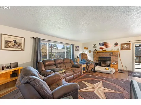 2025 NW Delridge Avenue Roseburg OR 97471