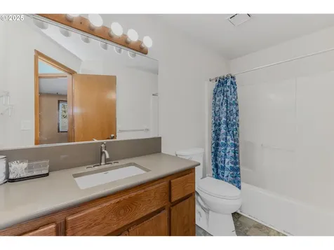 15713 NE 6th Circle Vancouver WA 98684