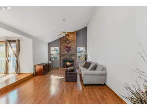 15713 NE 6th Circle Vancouver WA 98684
