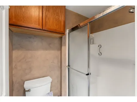 382 S 70th Place Springfield OR 97478