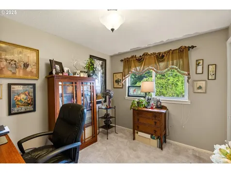 382 S 70th Place Springfield OR 97478