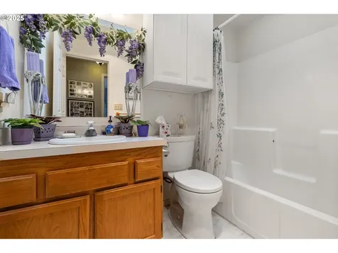 382 S 70th Place Springfield OR 97478