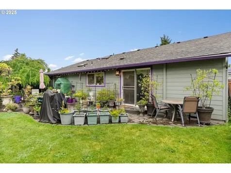 382 S 70th Place Springfield OR 97478