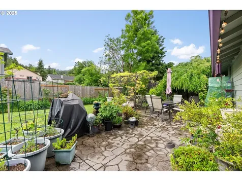 382 S 70th Place Springfield OR 97478