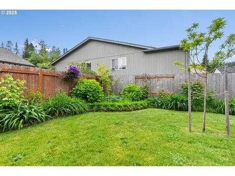 382 S 70th Place Springfield OR 97478