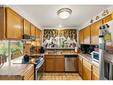 382 S 70th Place Springfield OR 97478