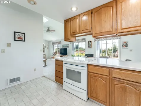 3491 NE Hawn Creek Road Mcminnville OR 97128