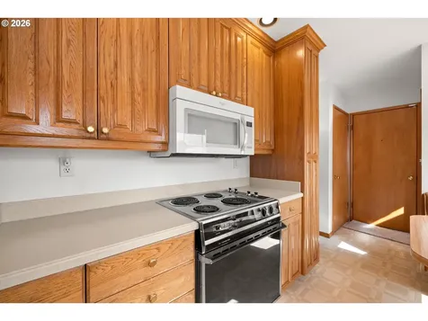 14220 NE San Rafael Street Portland OR 97230