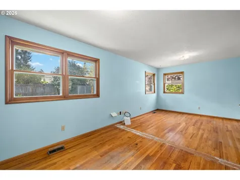 14220 NE San Rafael Street Portland OR 97230