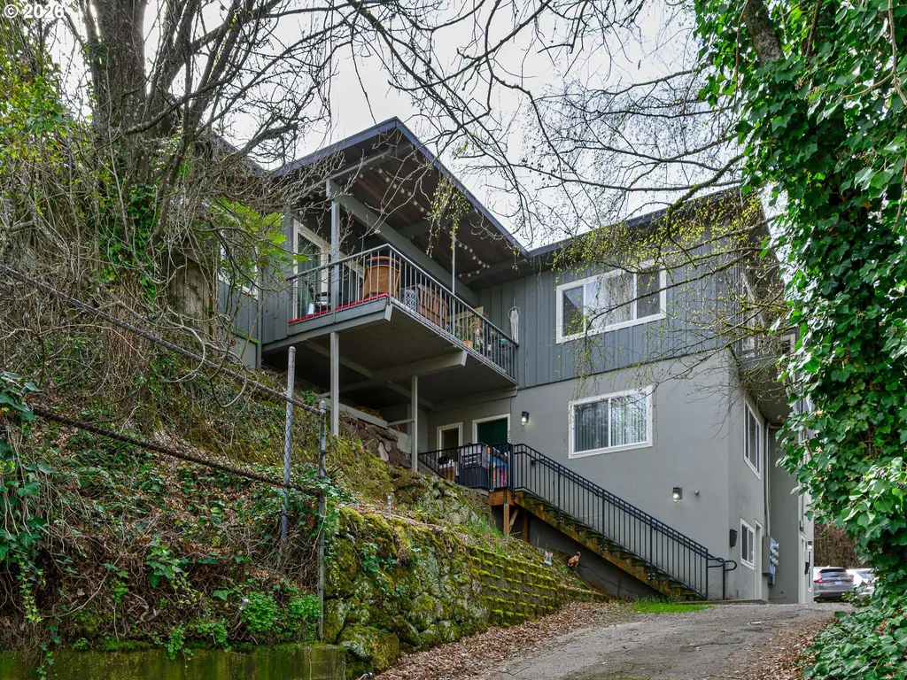 3204 SW 10th Avenue Portland OR 97239
