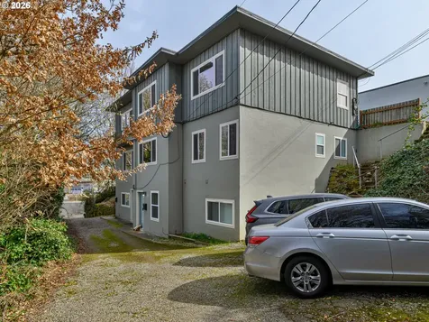 3204 SW 10th Avenue Portland OR 97239