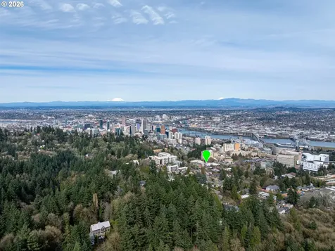 3204 SW 10th Avenue Portland OR 97239