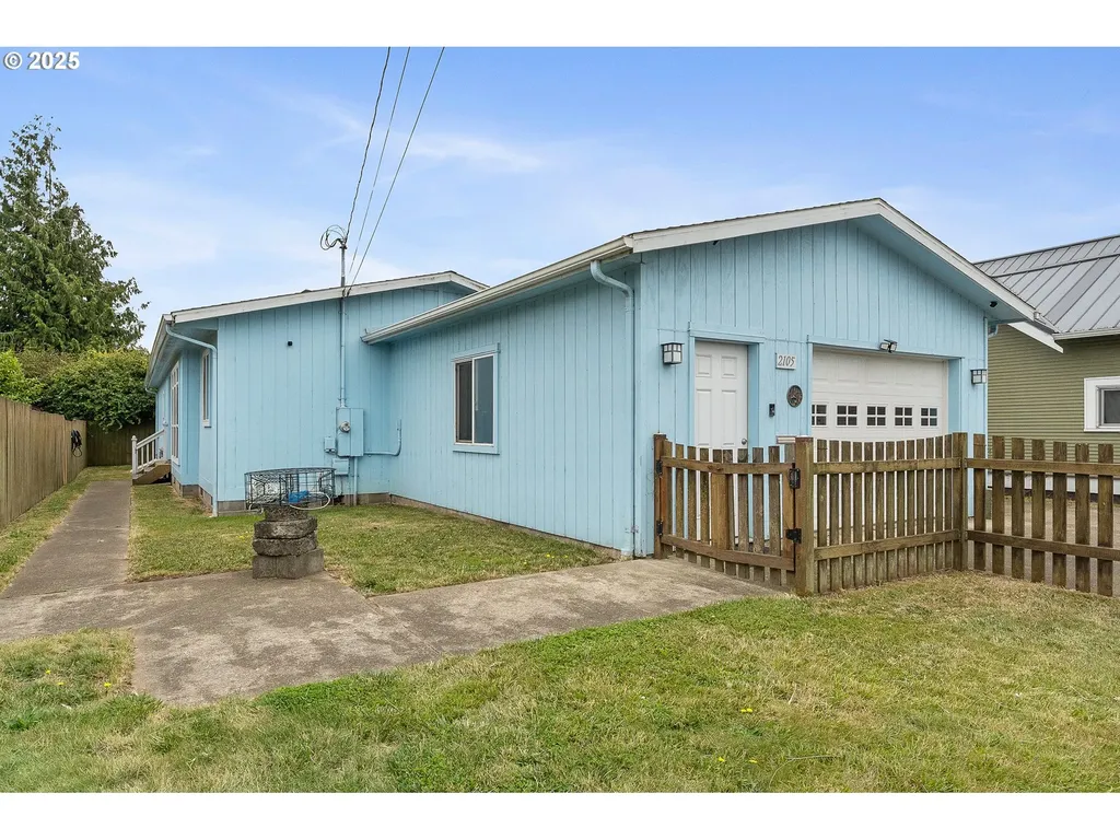 2105 9th Street Tillamook OR 97141