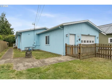 2105 9th Street Tillamook OR 97141