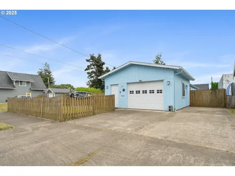 2105 9th Street Tillamook OR 97141