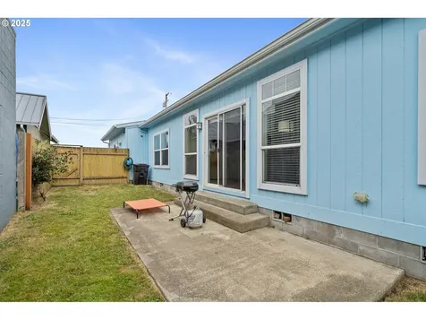 2105 9th Street Tillamook OR 97141