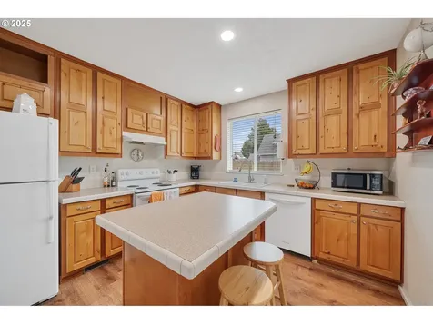 2105 9th Street Tillamook OR 97141