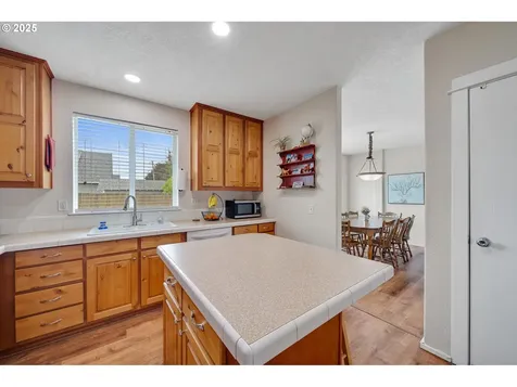 2105 9th Street Tillamook OR 97141