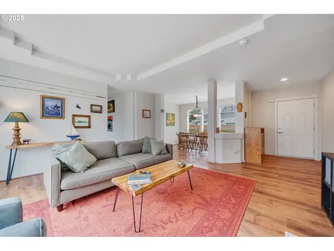 2105 9th Street Tillamook OR 97141