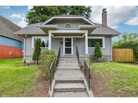 8124 SE Ash Street Portland OR 97215