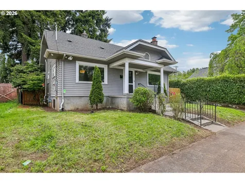 8124 SE Ash Street Portland OR 97215