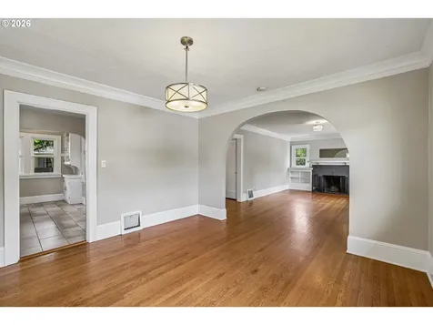 8124 SE Ash Street Portland OR 97215
