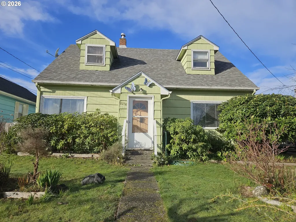 2238 Marion Street North Bend OR 97459