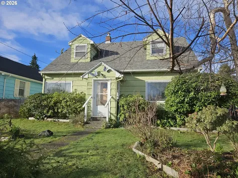 2238 Marion Street North Bend OR 97459