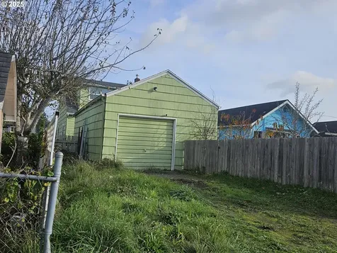 2238 Marion Street North Bend OR 97459
