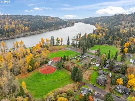 753 Nicole Drive West Linn OR 97068