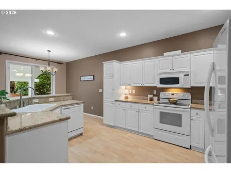5624 J Street Washougal WA 98671