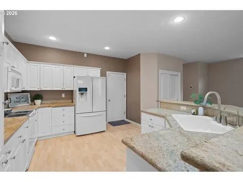 5624 J Street Washougal WA 98671