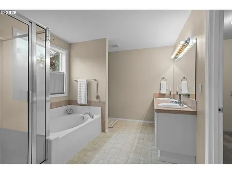 5624 J Street Washougal WA 98671