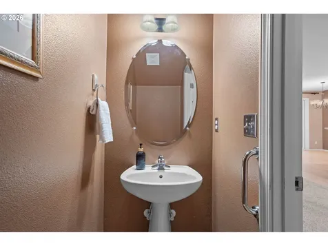 5624 J Street Washougal WA 98671